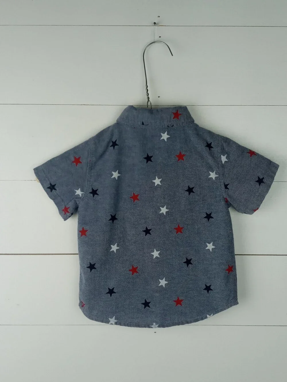Old Navy boys size 6-12 mos chambray red white star pattern button down shirt